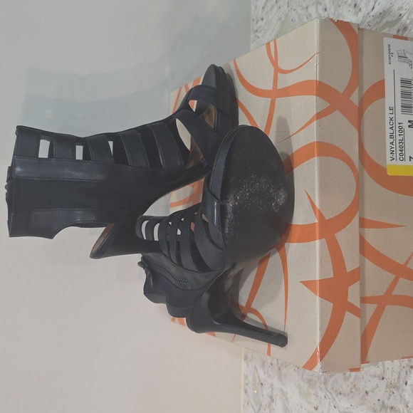 Via Spiga - Picture 3 of 4